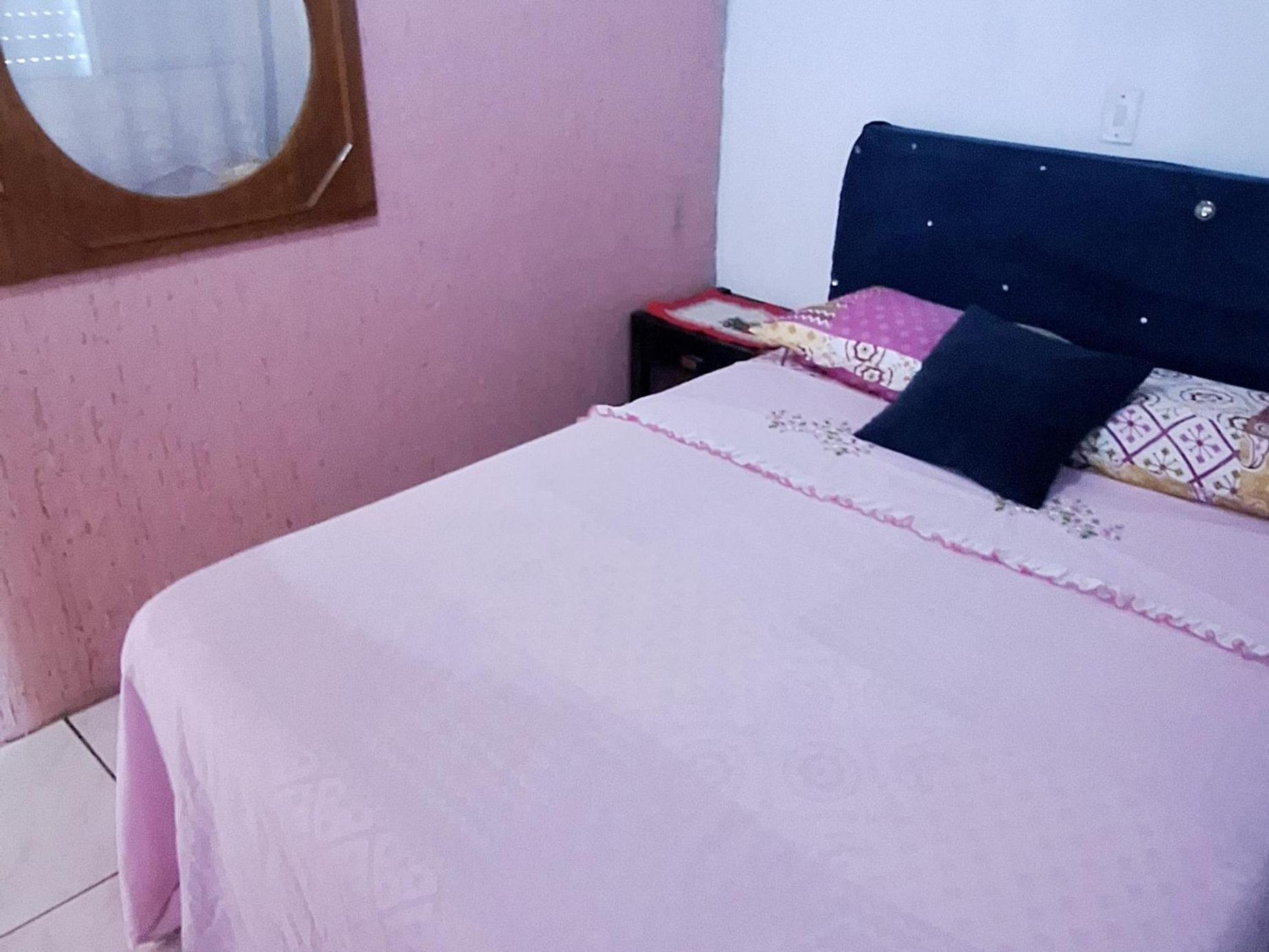 KITNET 01 em TORRES-RS - MELHOR CUSTO BENEFICIO na mais bela praia Gaúcha - cozinha - banheiro - ar condicionado - Smart TV 32' Android Apps Youtube - Netflix - Prime Vídeo e Wi-Fi - Estacionamento - Acomoda até 4 pessoas - Anfitriã Superhost no BnB Extérieur photo